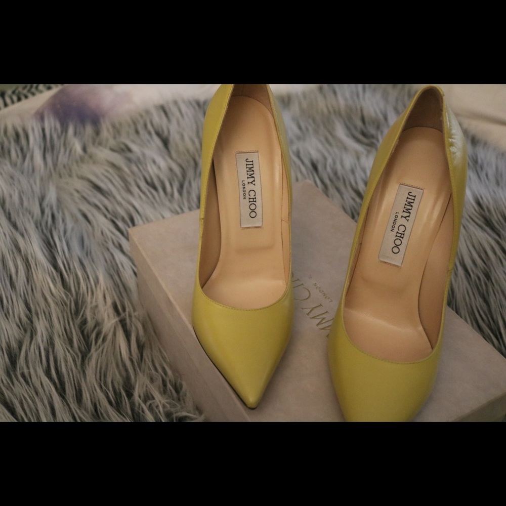 Jimmy Choo Pumps- size 38- Yellow
